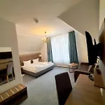 Otel Knoepel