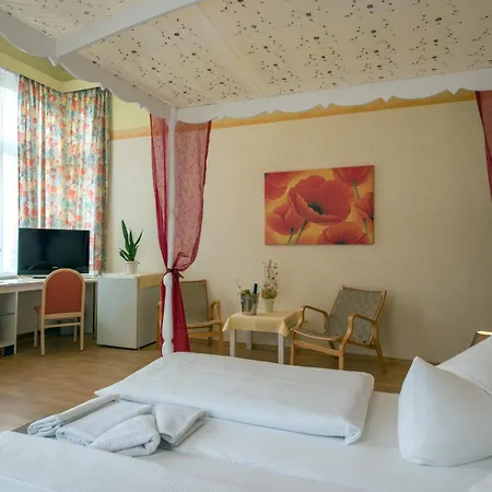 Hotel Knoepel 3*